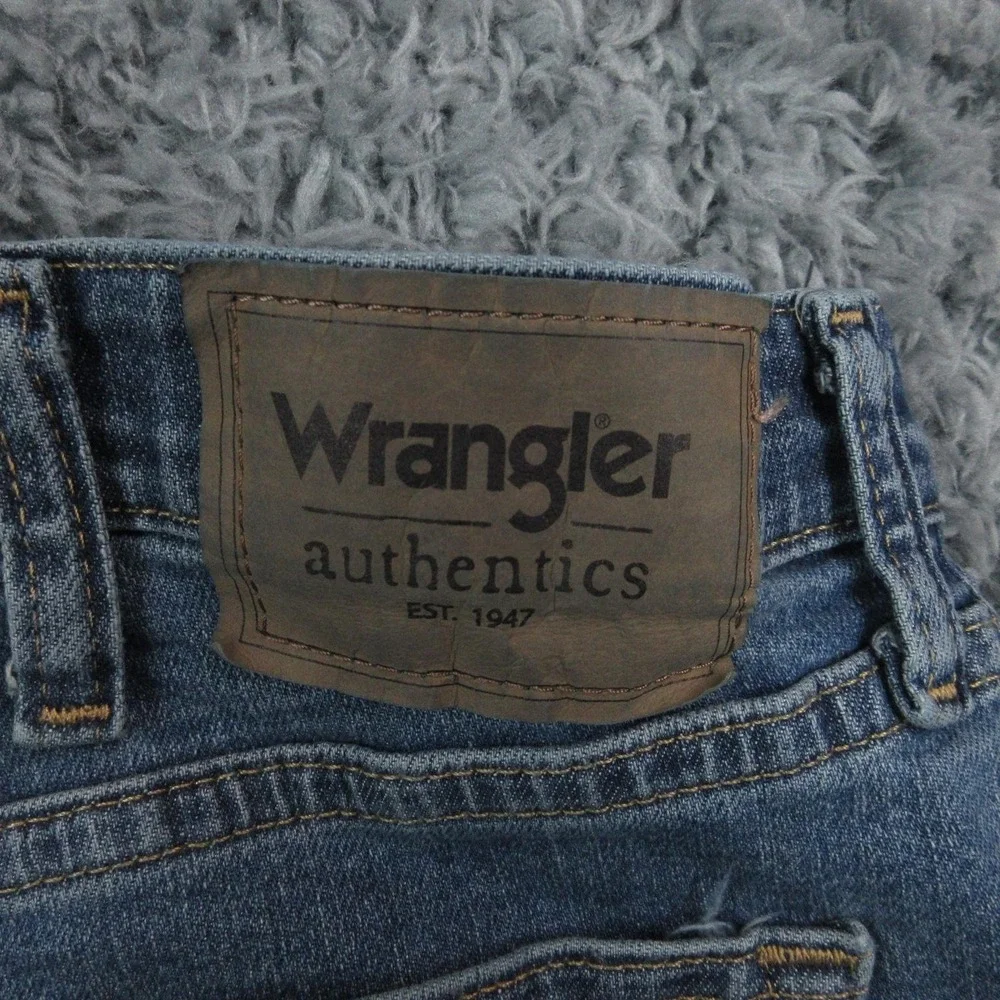 Wrangler Authentics Jeans Mens 34x30 Blue Denim Straight Leg Stretch 34x30* NWT